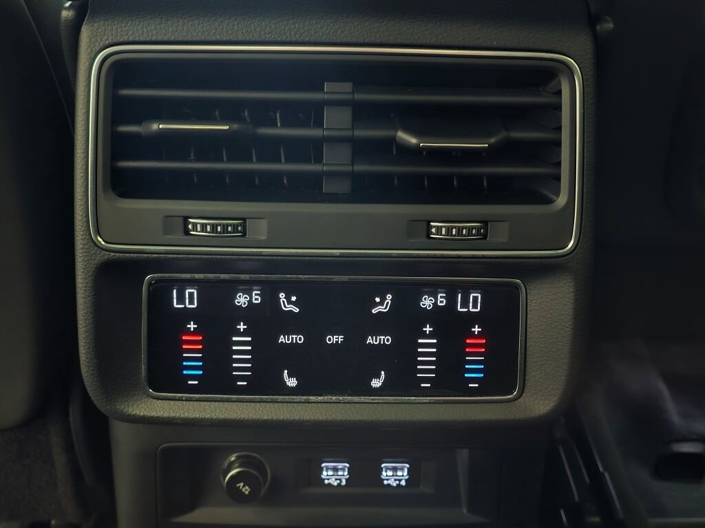 Used 2020 Audi Q8 Prestige image 18