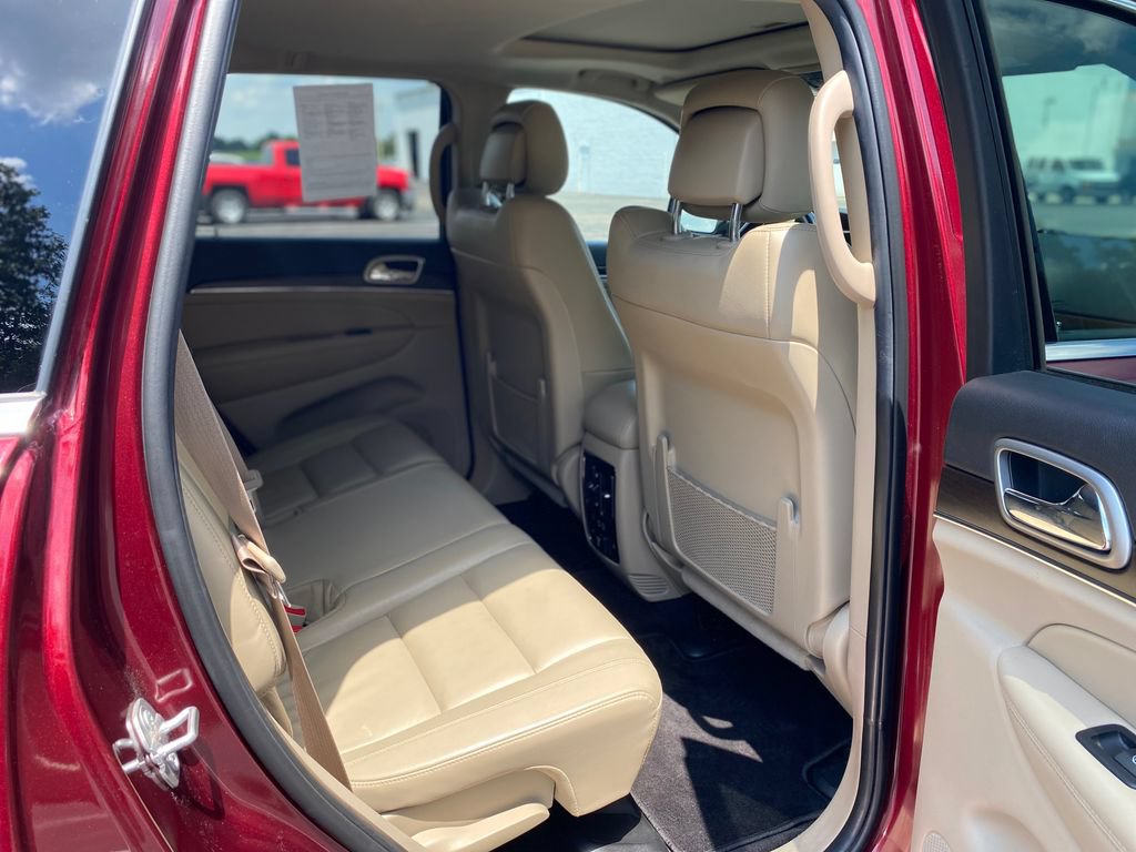 Used 2018 Jeep Grand Cherokee Limited AWD/4WD image 15