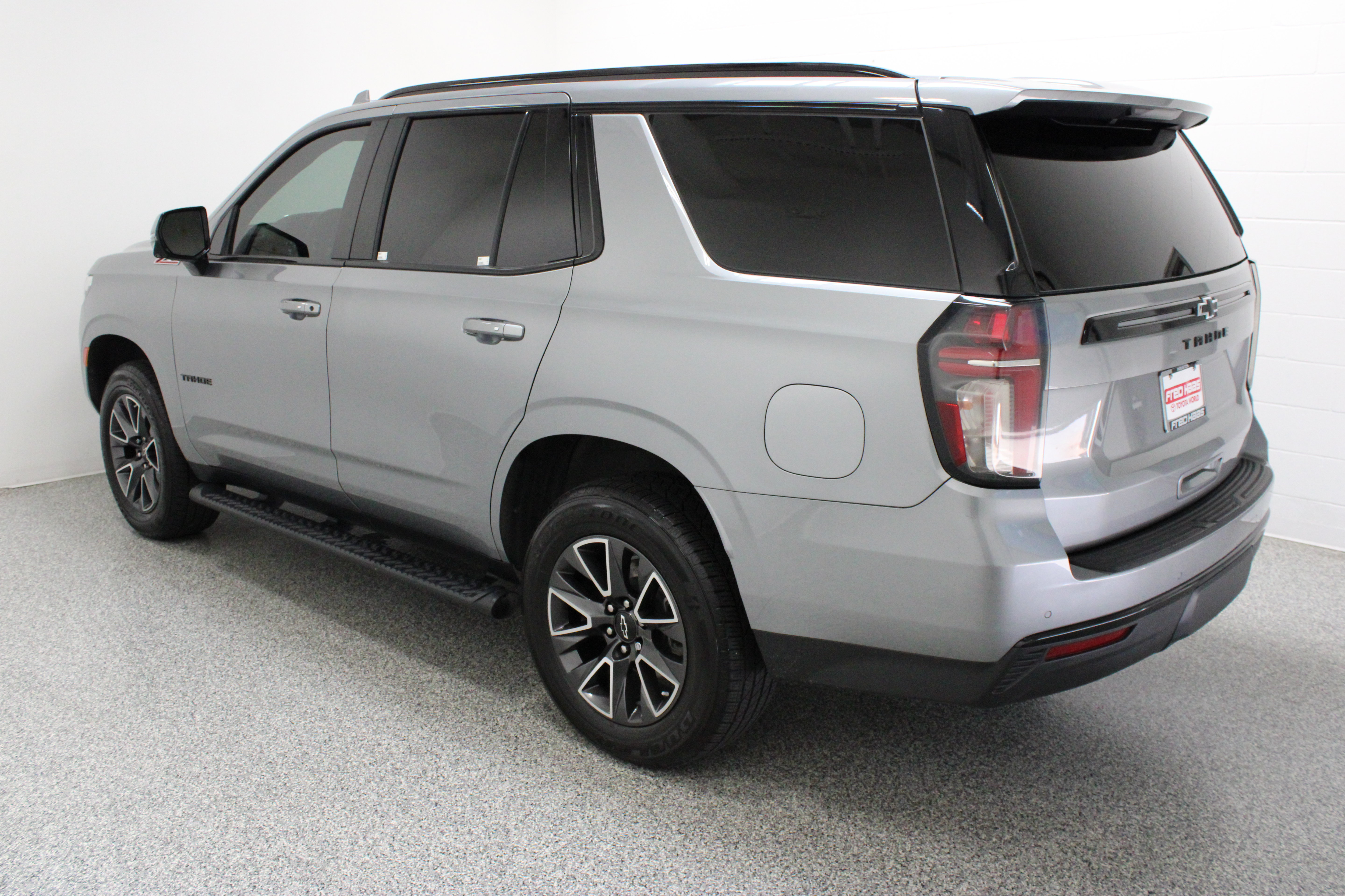 Used 2023 Chevrolet Tahoe Z71 w/ Luxury Package AWD/4WD image 9
