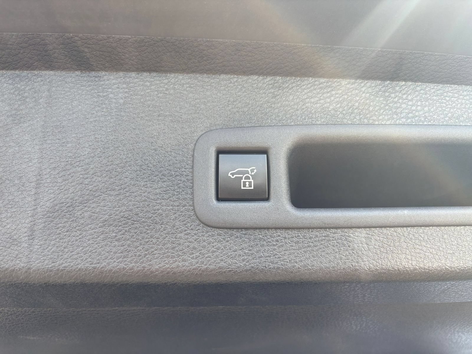 Used 2025 Toyota Sienna XLE FWD image 22