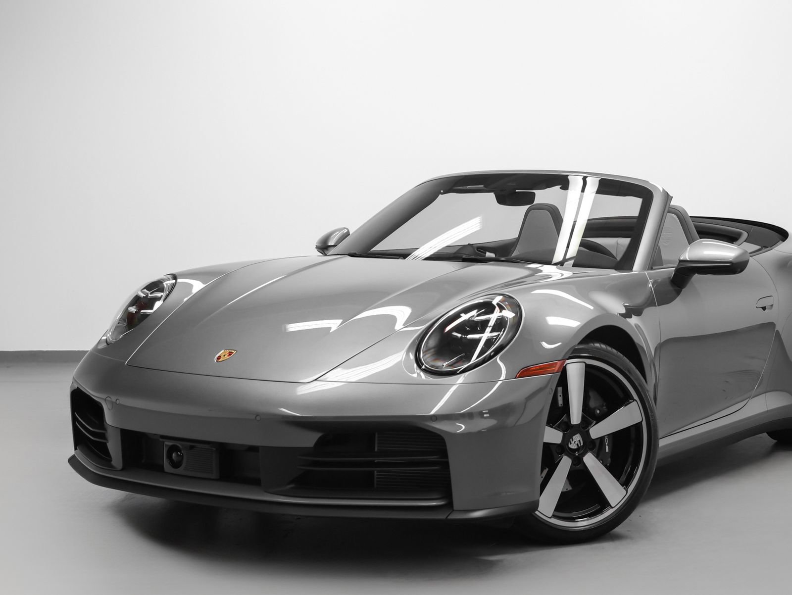 Certified 2025 Porsche 911 Carrera RWD image 7