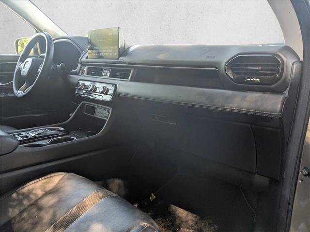Used 2025 Honda Pilot Touring image 21