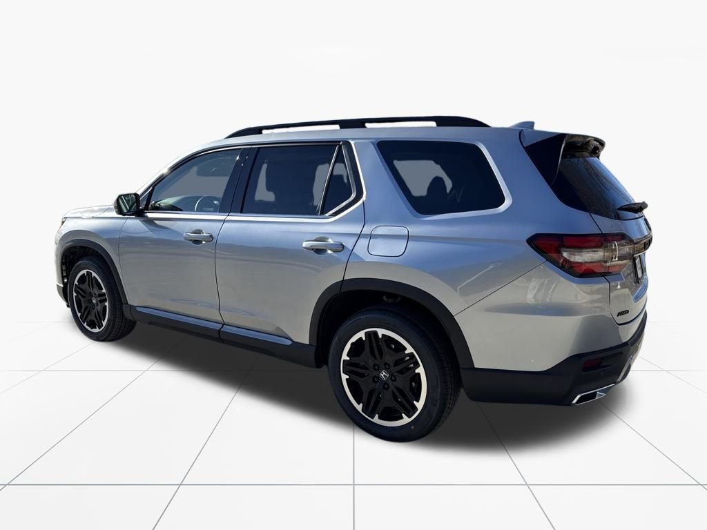 New 2026 Honda Pilot Touring image 6