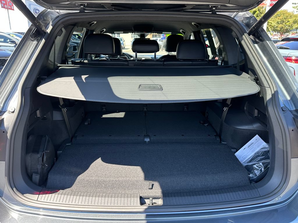 Used 2022 Volkswagen Tiguan SE R-Line FWD image 19