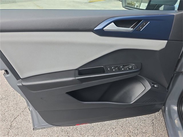 Used 2022 Volkswagen Taos SE image 13