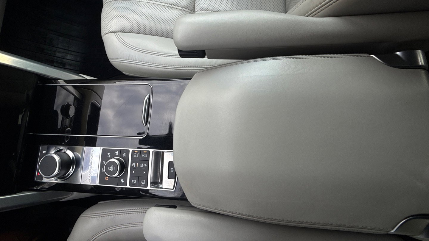 Used 2016 Land Rover Range Rover HSE image 30