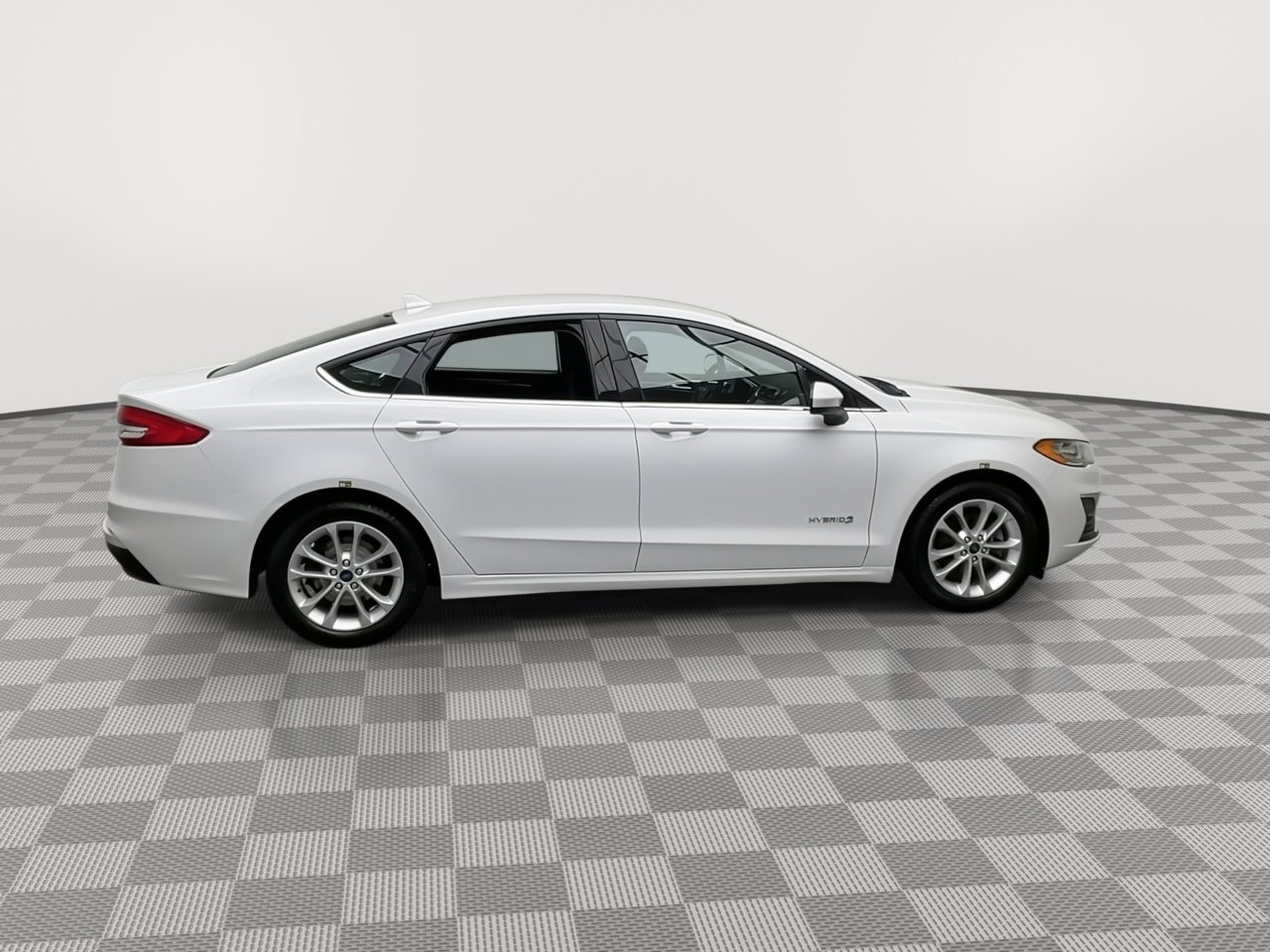Used 2019 Ford Fusion SE FWD image 36