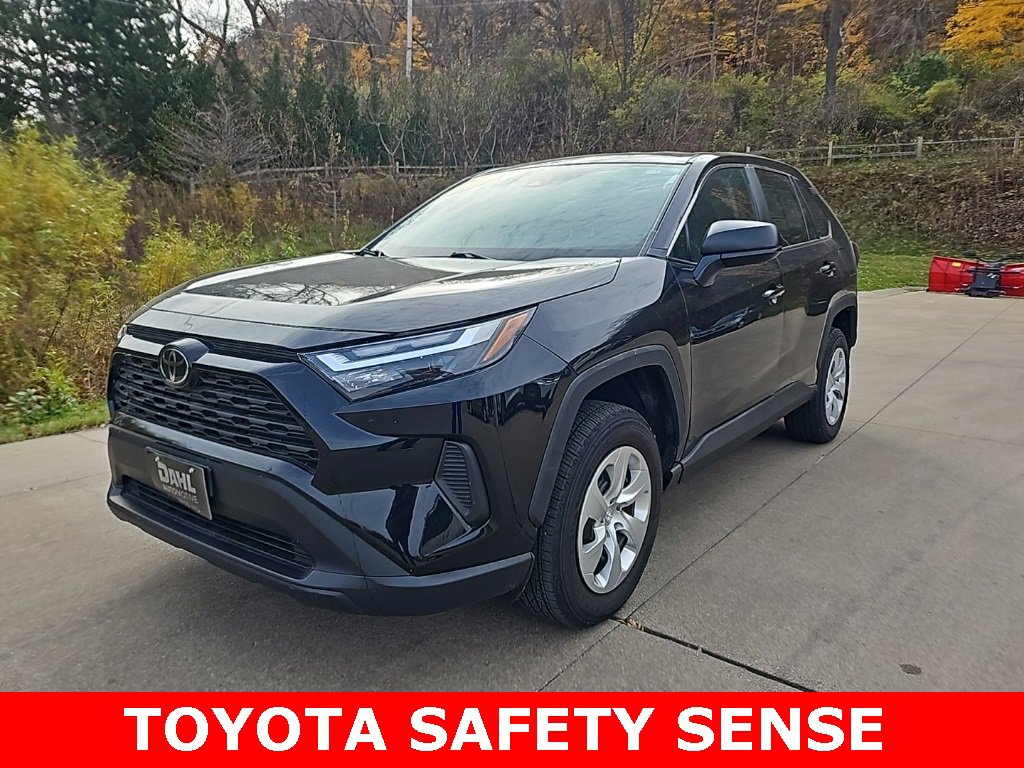 Used 2024 Toyota RAV4 LE image 5