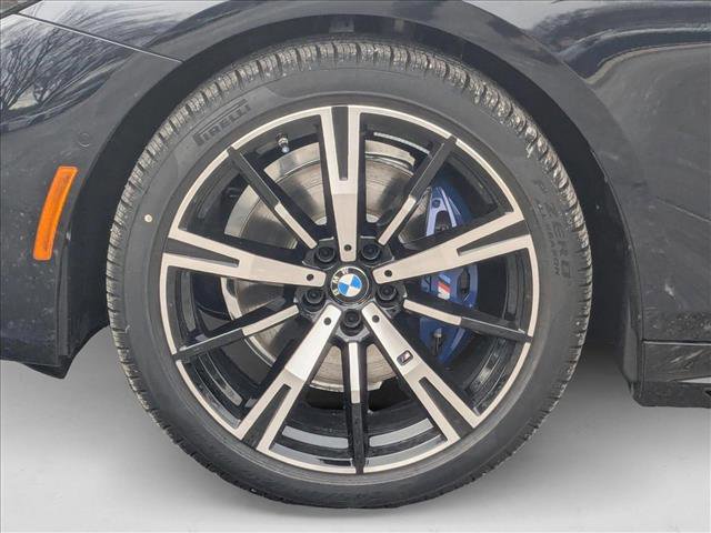 Used 2025 BMW 530i xDrive w/ M Sport Package image 10