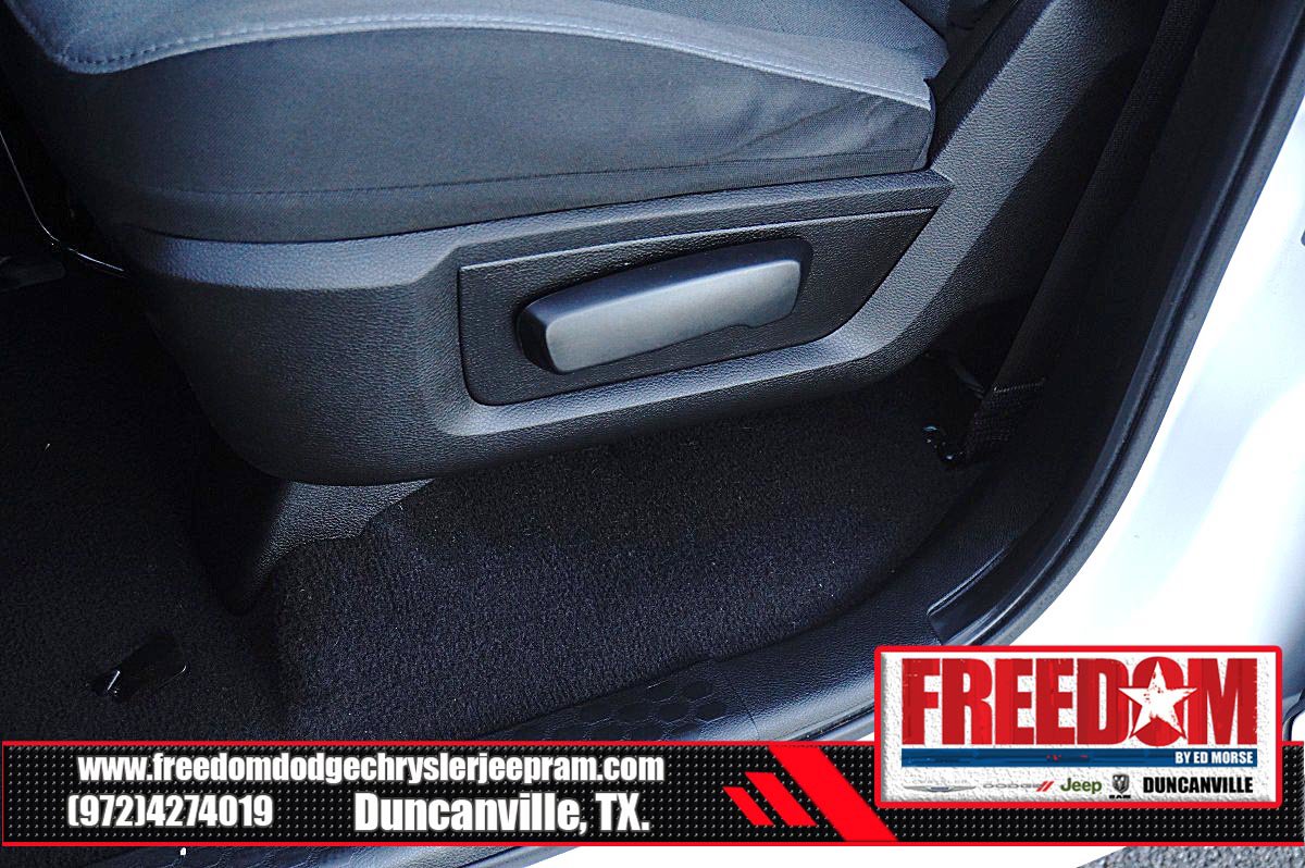 Used 2024 RAM 1500 Classic SLT RWD image 33