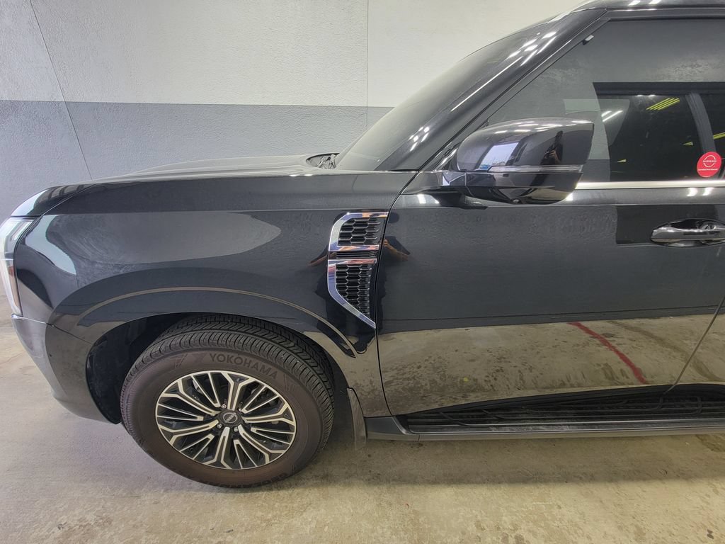 Used 2025 Nissan Armada Platinum AWD/4WD image 2