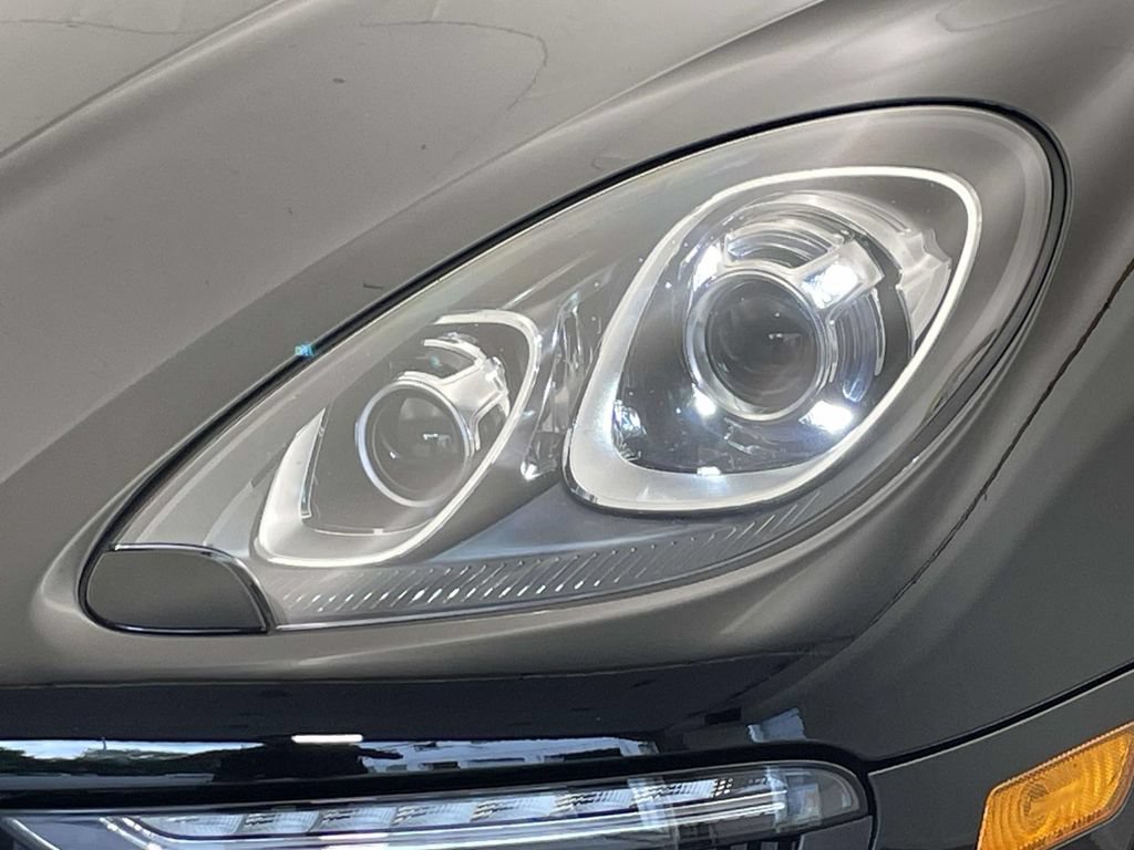Used 2018 Porsche Macan S AWD/4WD image 9