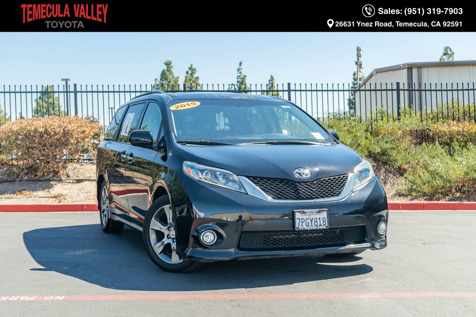 Used 2015 Toyota Sienna SE Premium FWD image 1