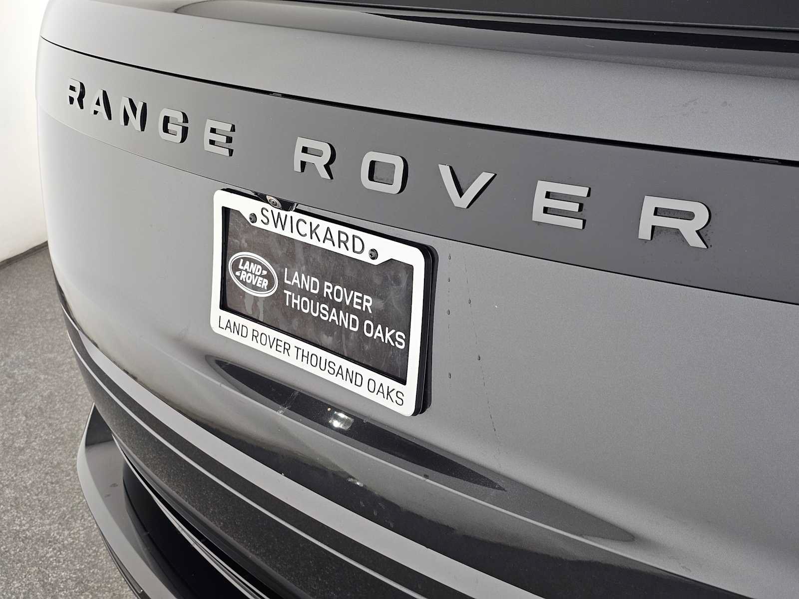 Used 2025 Land Rover Range Rover SE AWD/4WD image 13