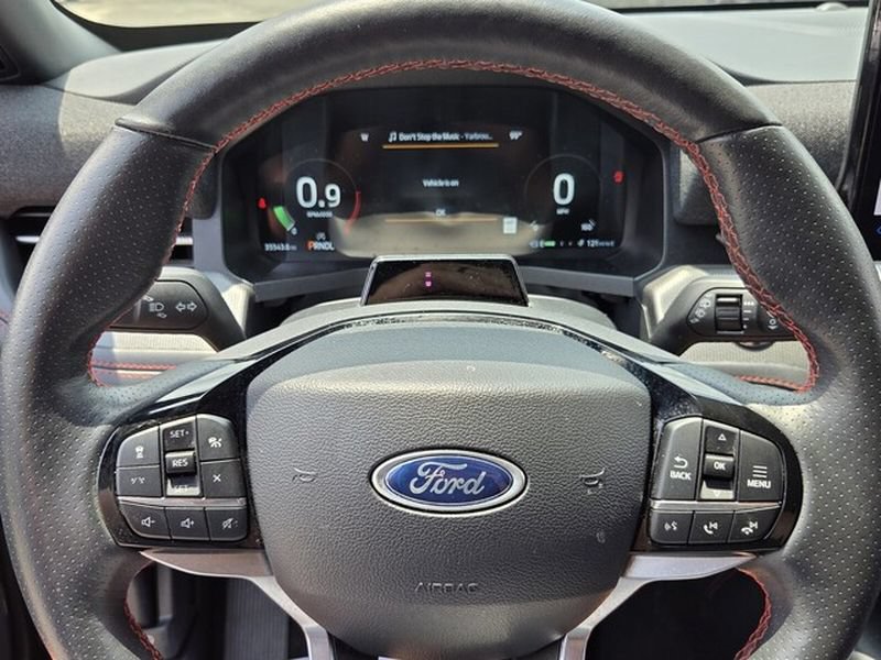 Used 2025 Ford Explorer ST-Line AWD/4WD image 29