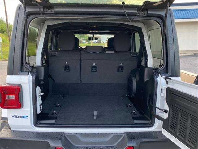 New 2022 Jeep Wrangler Unlimited Rubicon 4xe w/ Cold Weather Group image 10