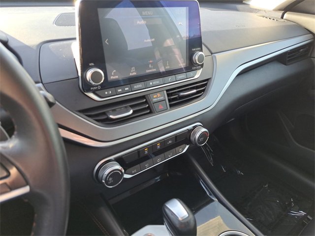 Used 2024 Nissan Altima 2.5 SR image 14