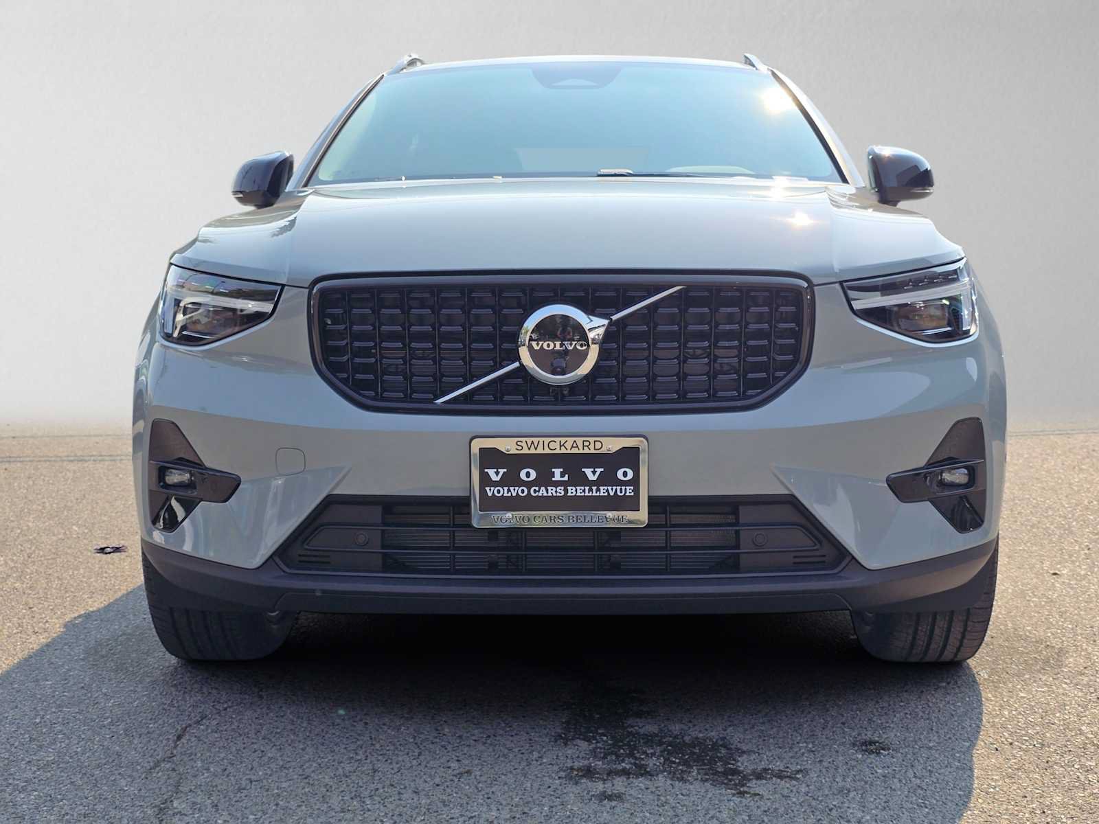 New 2026 Volvo XC40 B5 Plus w/ Protection Package Premier AWD/4WD image 8