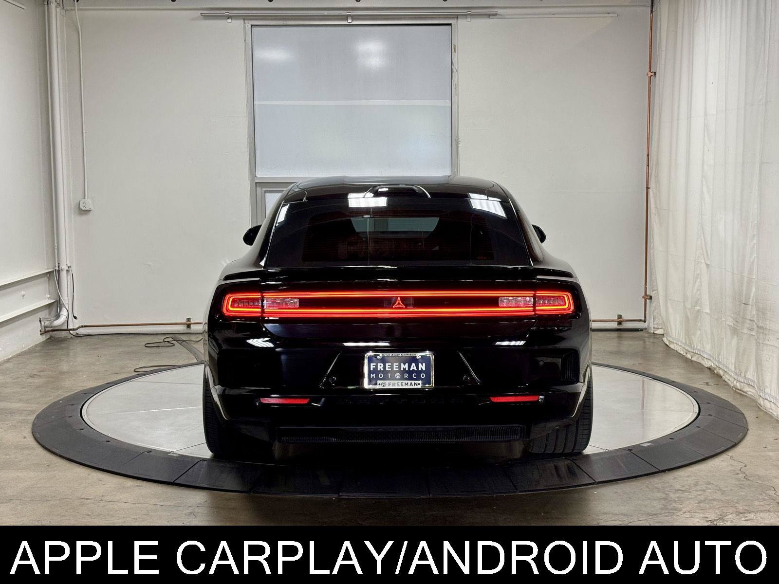 Used 2024 Dodge Charger Daytona Scat Pack w/ Plus Group AWD/4WD image 8