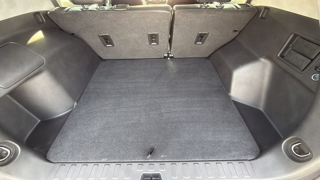 Used 2024 GMC Terrain SLE w/ Elevation Edition FWD image 13