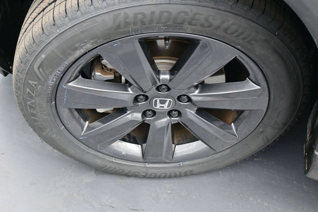 Certified 2023 Honda Pilot Sport image 16
