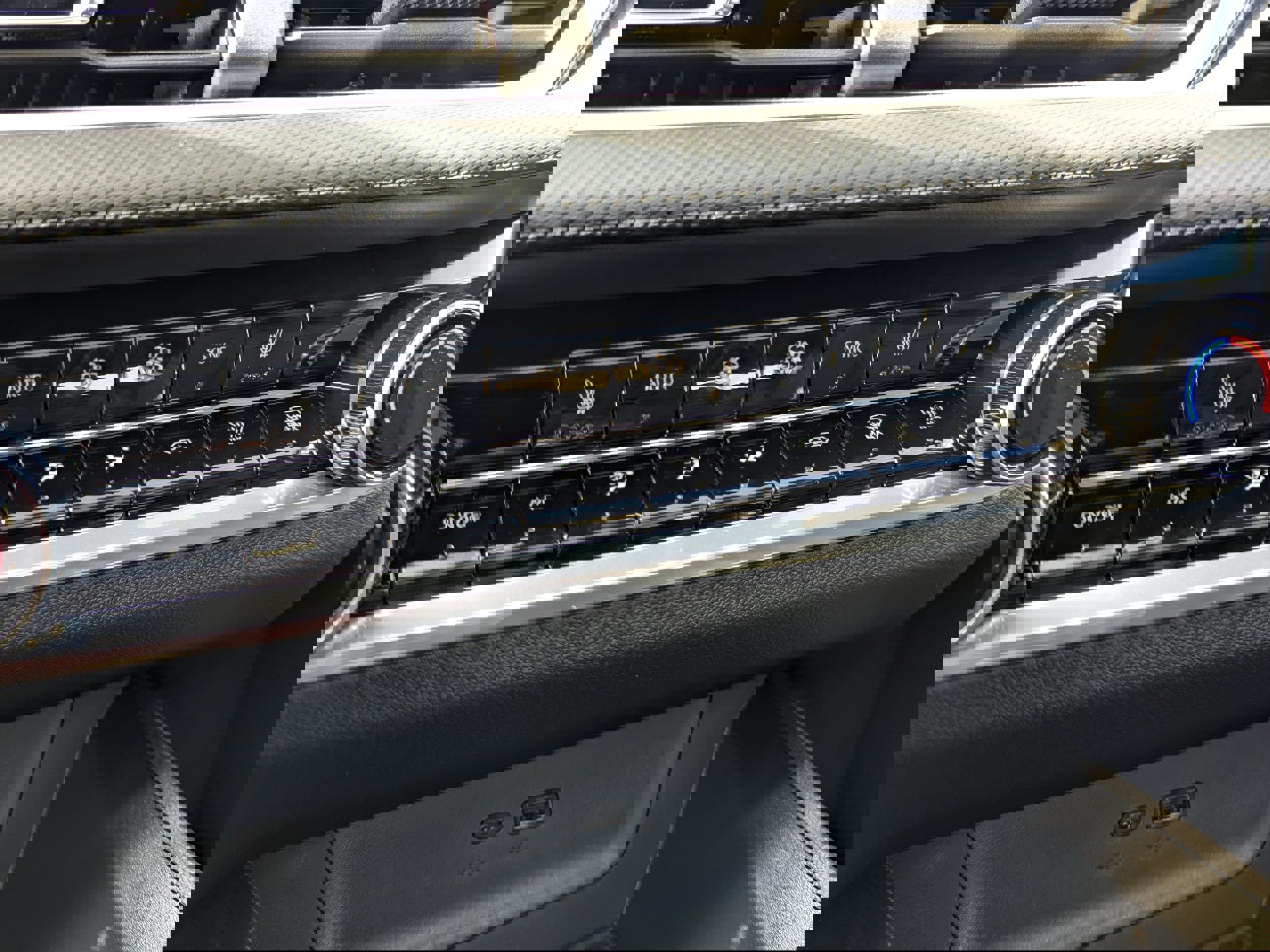 New 2026 Chevrolet Equinox LT w/ Convenience Package II image 13