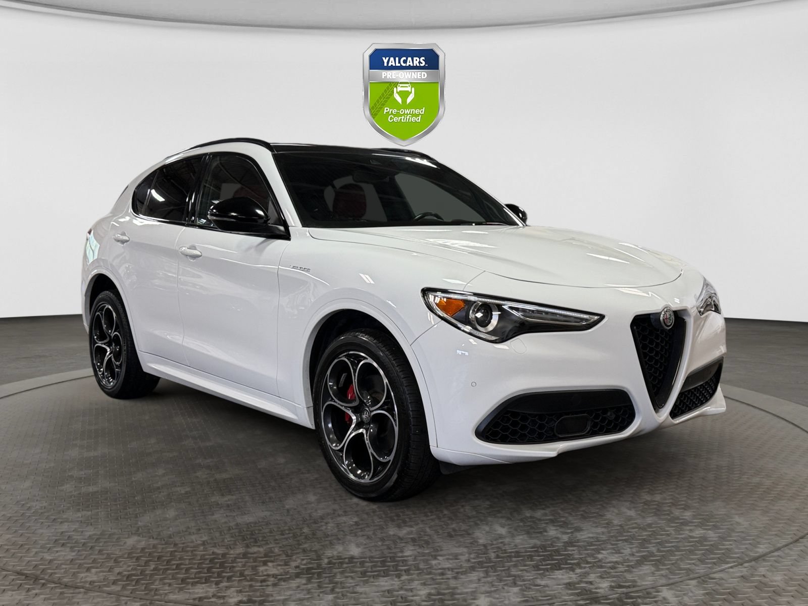 Used 2022 Alfa Romeo Stelvio Veloce AWD/4WD image 7