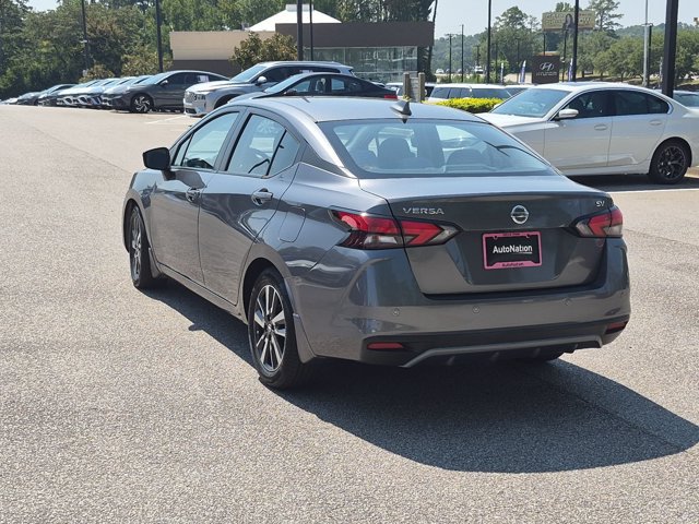 Used 2020 Nissan Versa SV FWD image 8