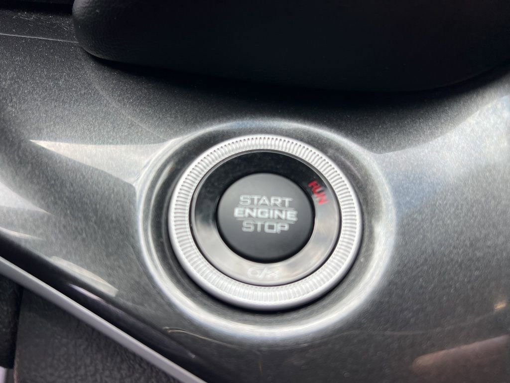 Used 2023 Jeep Grand Cherokee Laredo image 19