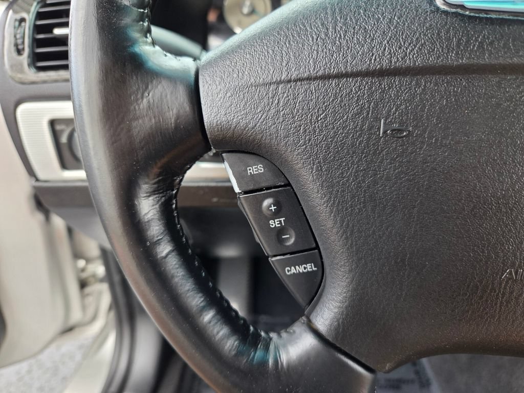 Used 2004 Ford Thunderbird RWD image 26
