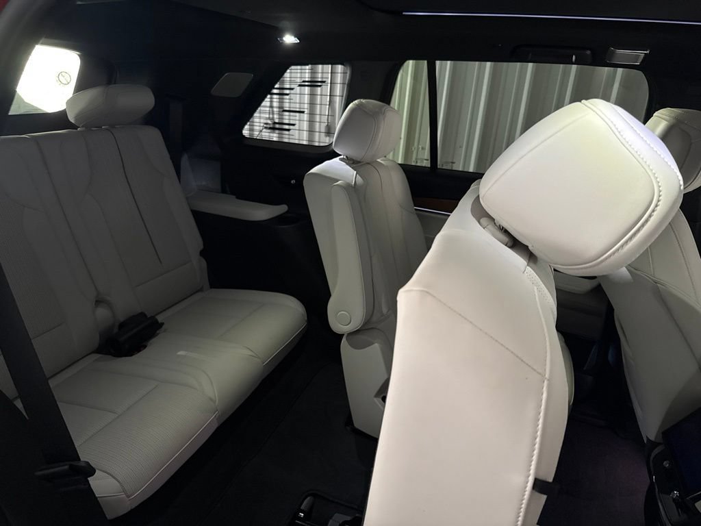 Certified 2026 Cadillac Vistiq Sport AWD/4WD image 25