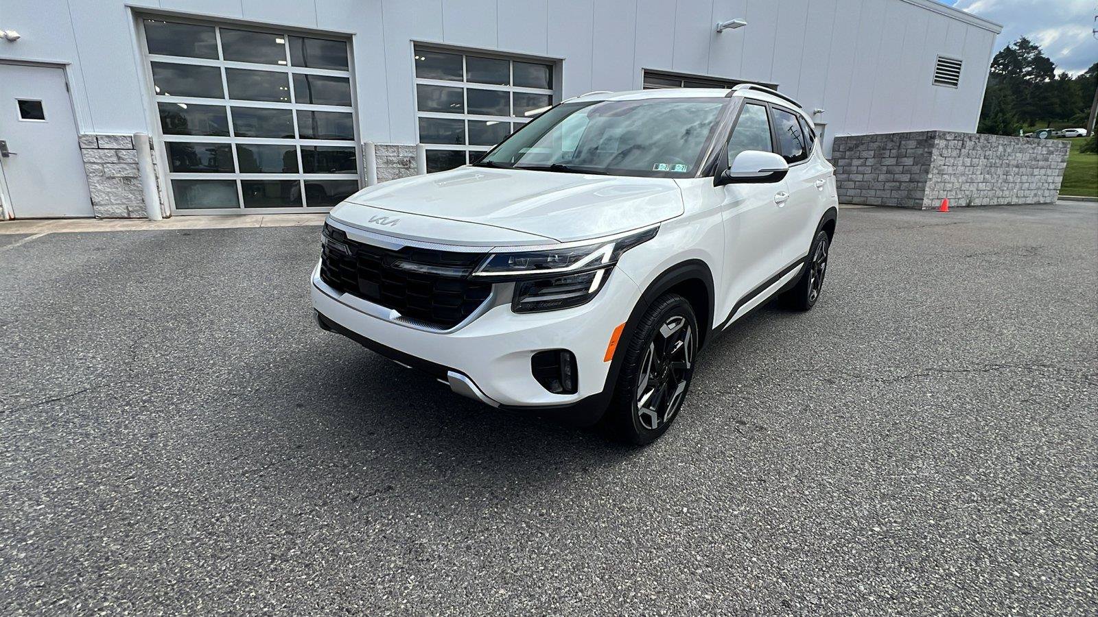 Used 2024 Kia Seltos SX AWD/4WD image 8