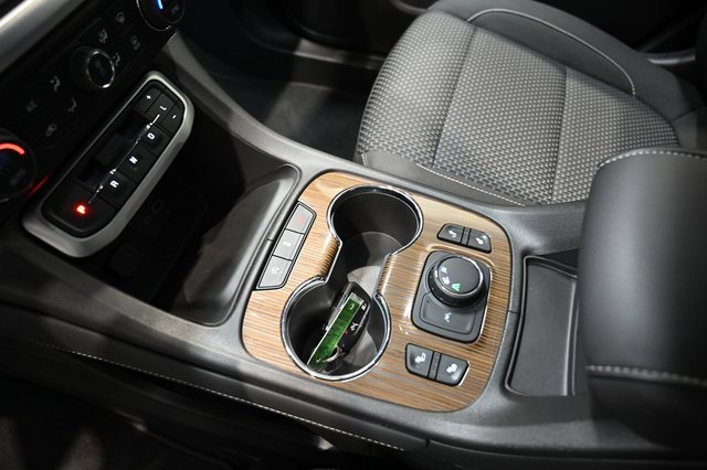 Used 2023 GMC Acadia SLE w/ Driver Convenience Package image 19