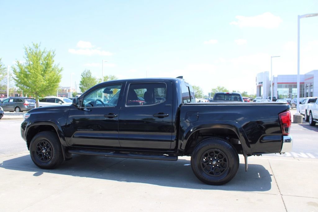 Used 2019 Toyota Tacoma SR5 AWD/4WD image 4