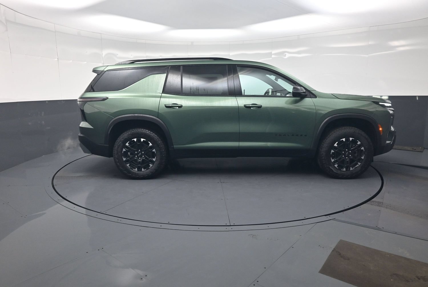New 2027 Chevrolet Traverse Z71 w/ Driver Confidence Package AWD/4WD image 2