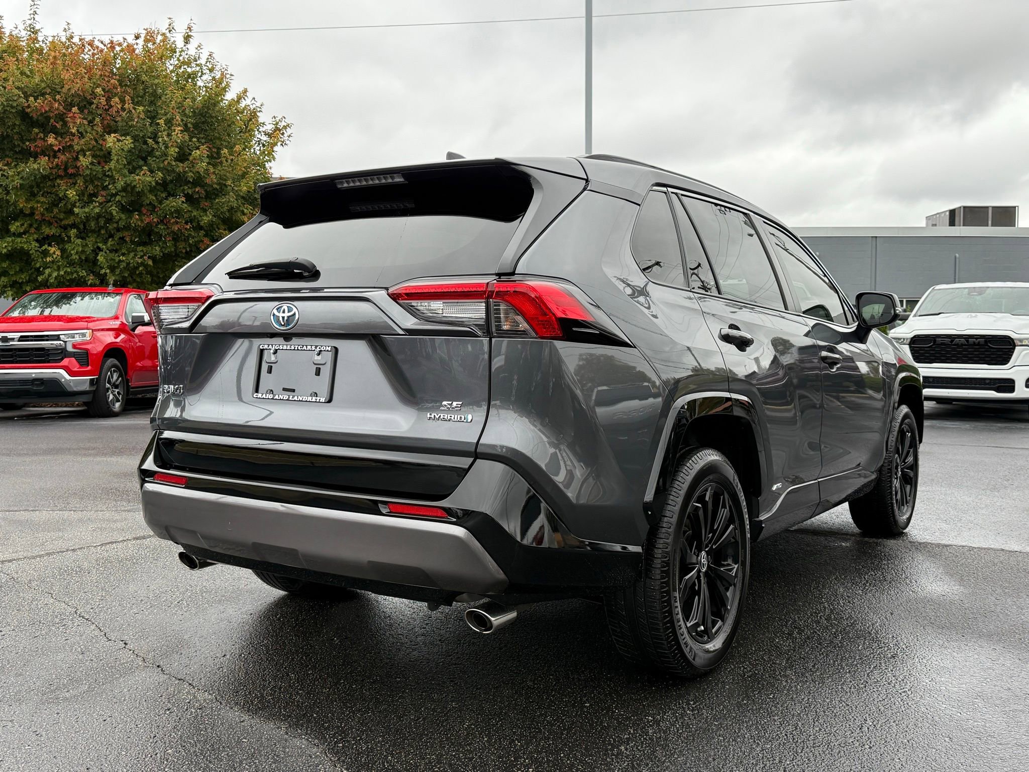 Used 2022 Toyota RAV4 SE image 4