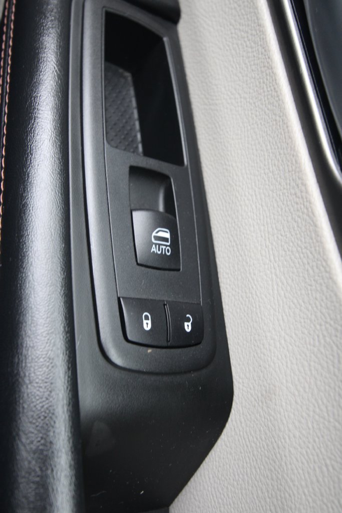 Used 2020 Chrysler Pacifica Touring-L Plus FWD image 27
