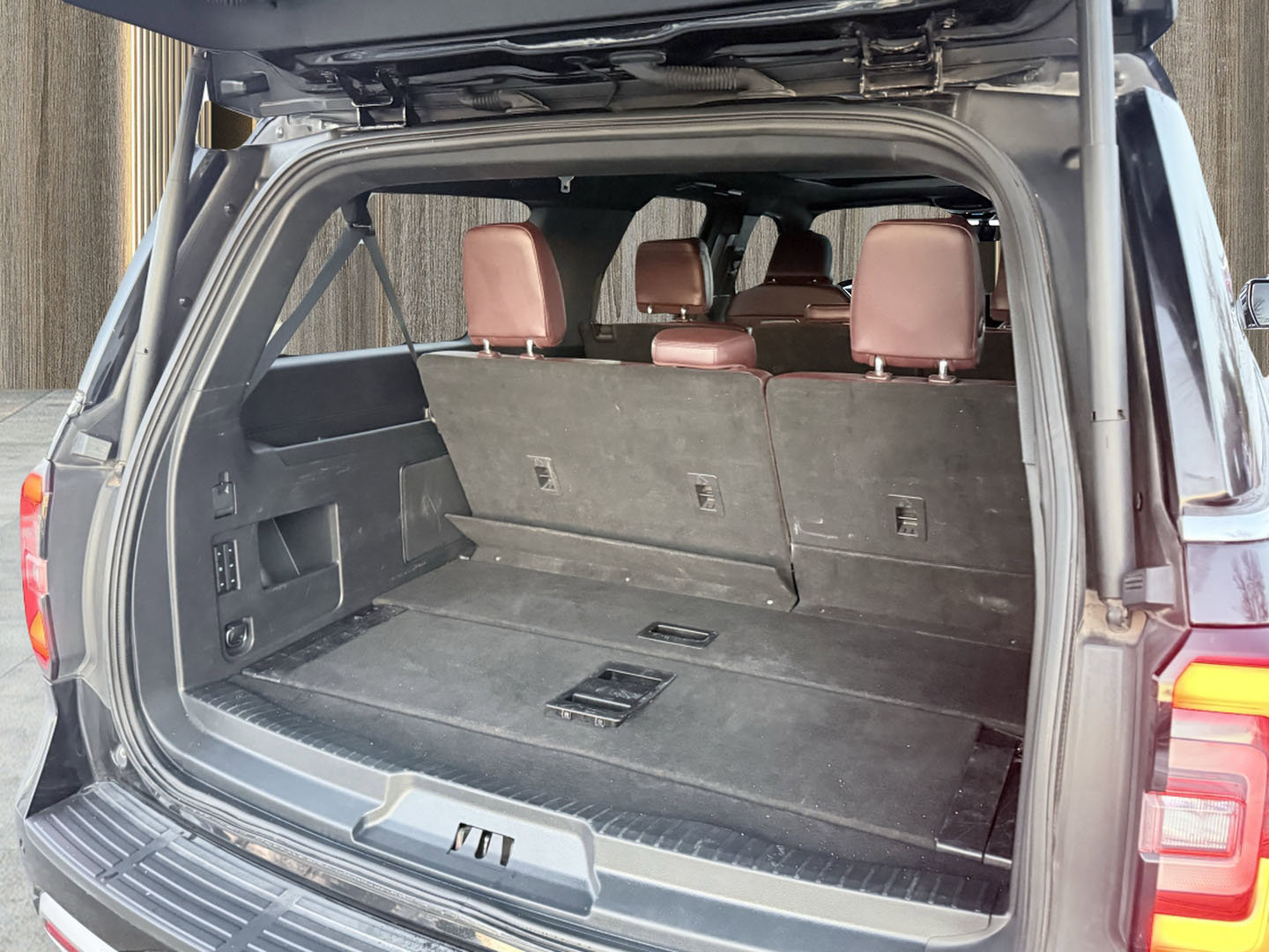 Used 2023 Ford Expedition Max Limited image 12