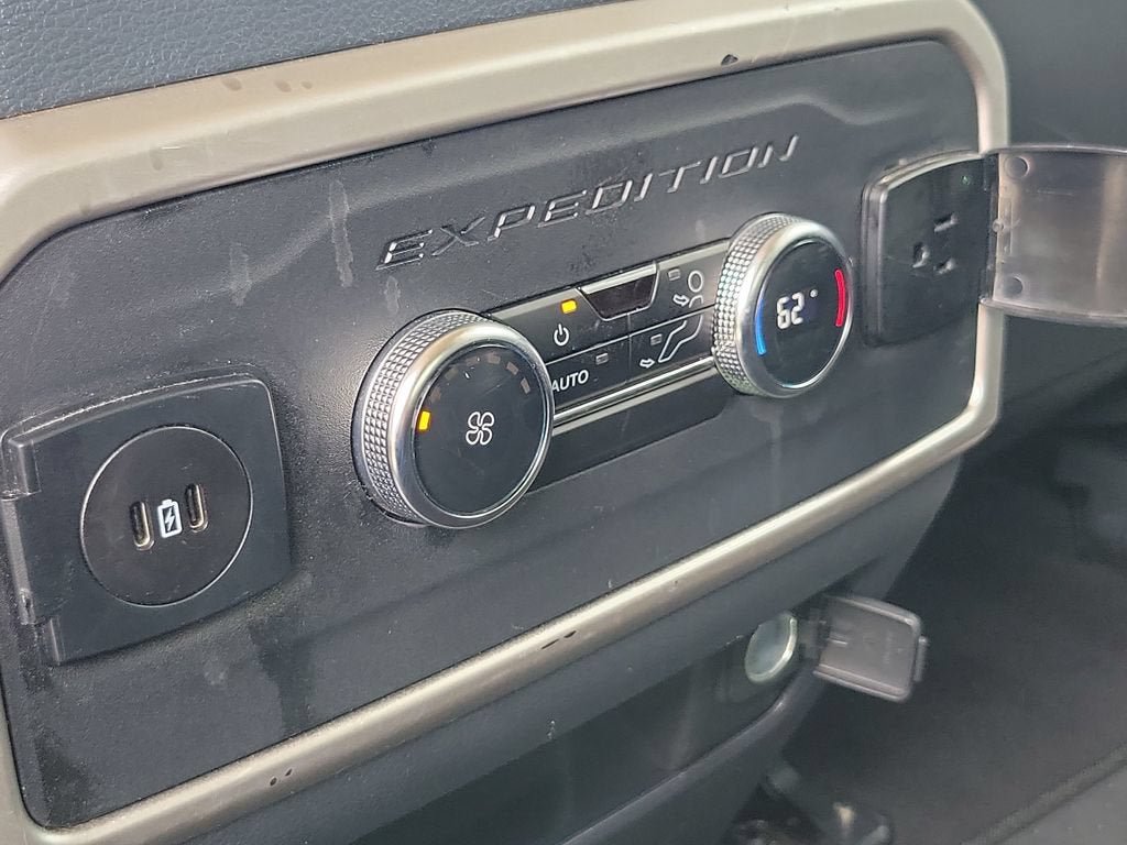 Used 2024 Ford Expedition XLT RWD image 13