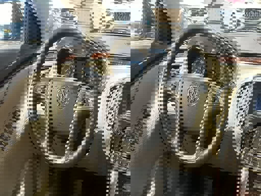 Used 2010 Buick LaCrosse CXL image 27