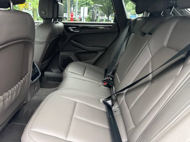 Used 2025 Porsche Macan AWD/4WD image 21