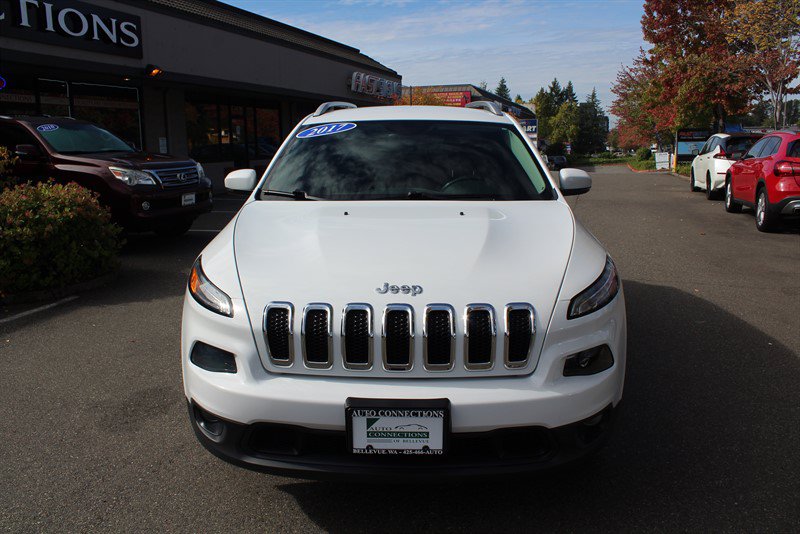 Used 2017 Jeep Cherokee Latitude w/ Comfort/Convenience Group AWD/4WD image 7