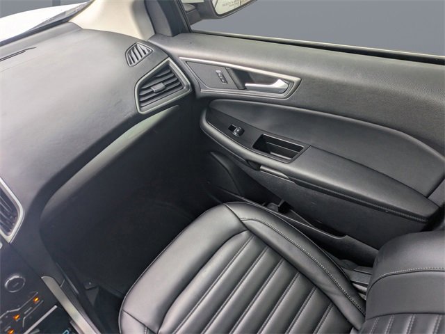 Used 2020 Ford Edge SEL image 16