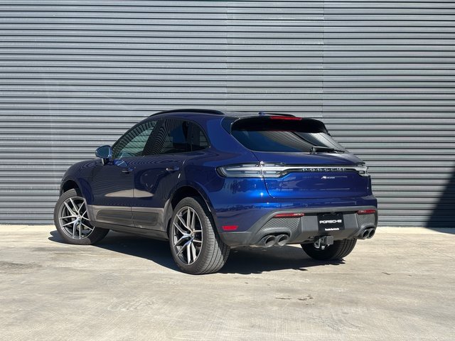 Certified 2025 Porsche Macan image 3