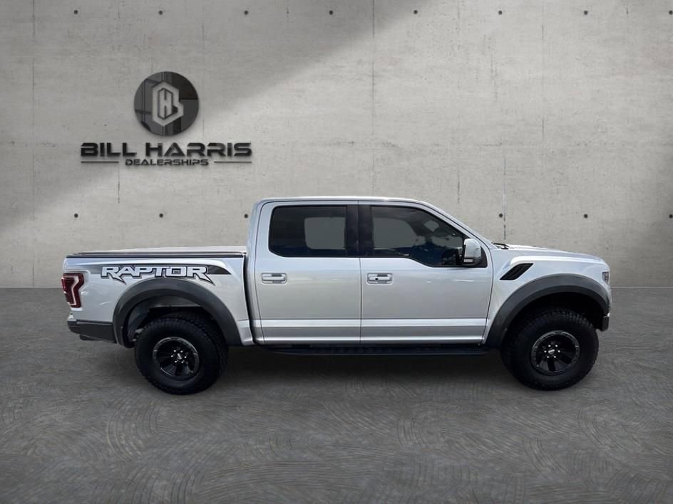 Used 2017 Ford F150 Raptor w/ Equipment Group 802A Luxury AWD/4WD image 4