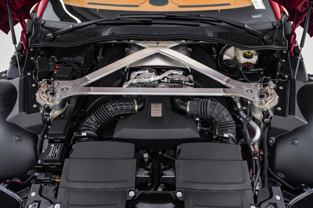 Used 2023 Aston Martin V8 Vantage Roadster RWD image 36