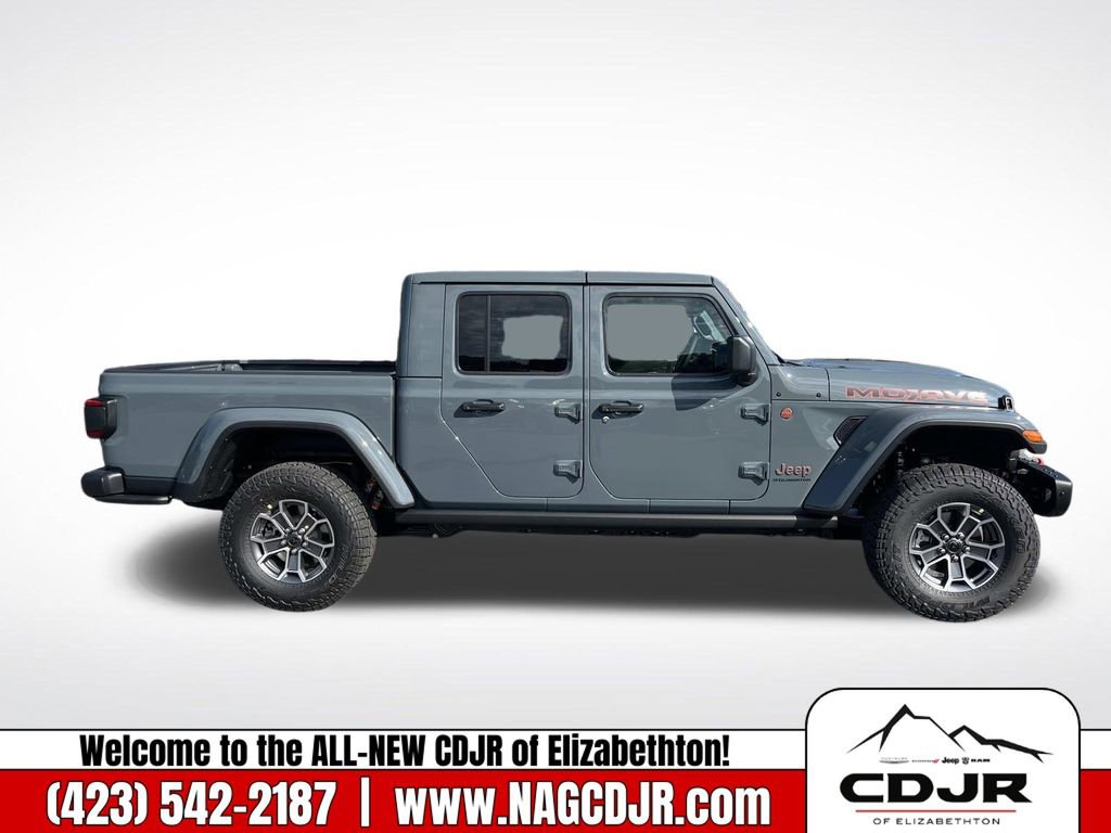 New 2025 Jeep Gladiator Mojave image 2