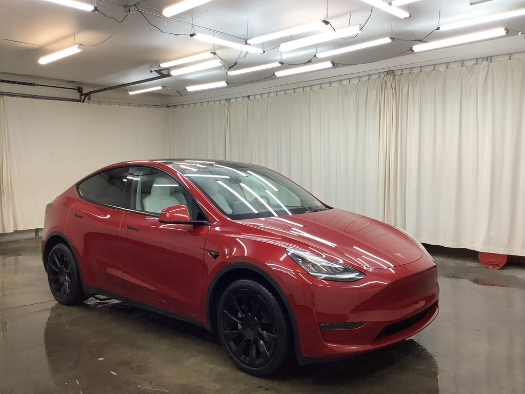 Used 2023 Tesla Model Y Long Range AWD/4WD image 3