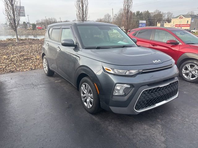 Used 2022 Kia Soul LX image 3