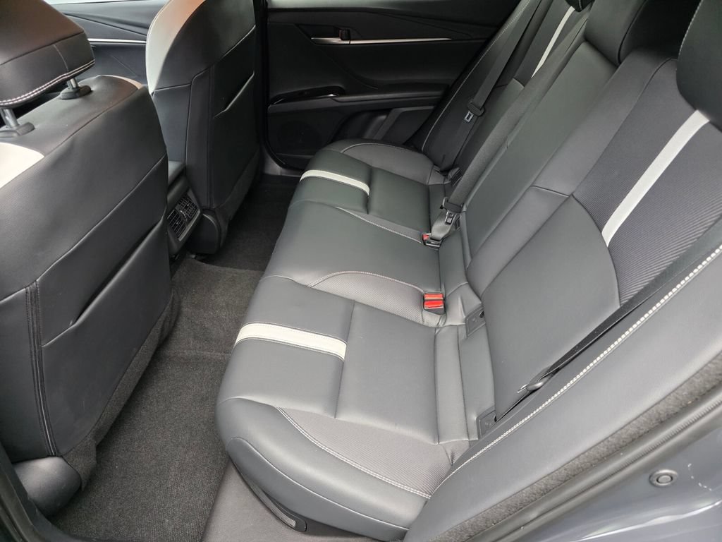 Used 2025 Toyota Camry SE FWD image 13